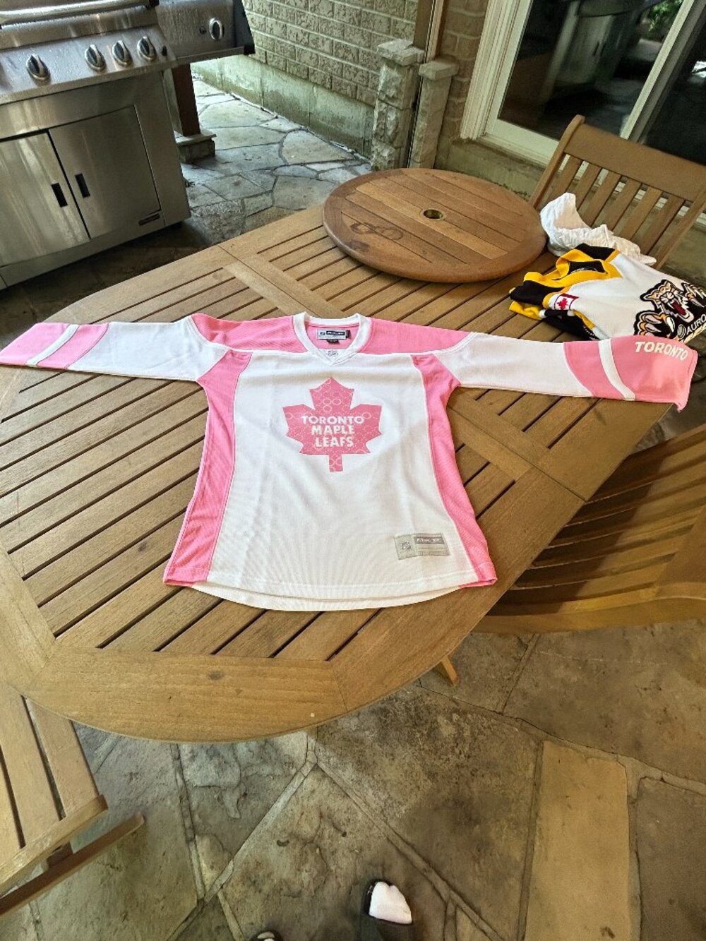 Toronto Maple Leafs Jersey – Ladies Small